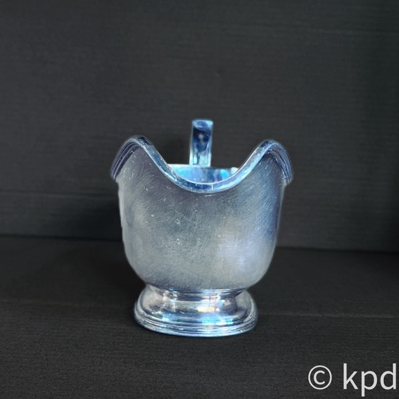 Pointed Vintay REED & BARTON Gravy Boat # 10042 - Picture 3 of 9
